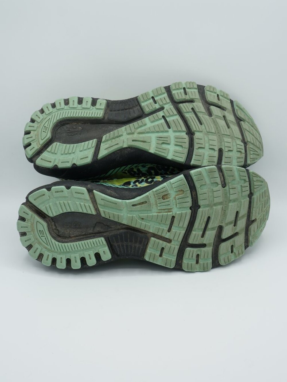 Brooks Adrenaline GTS 21 Women's Size 10 Teal Neon Leopard Print Running Shoes - Picture 9 of 10
